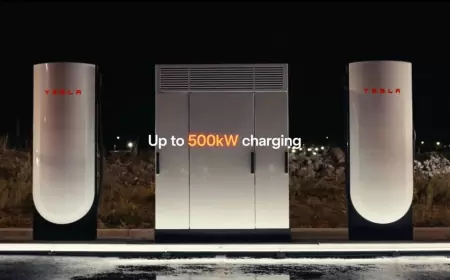 Tesla'nın Supercharger V4 Kabinleri ile Elektrikli Araç Şarjında Devrim